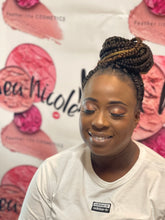 Load image into Gallery viewer, Feather Lite Liquid foundation